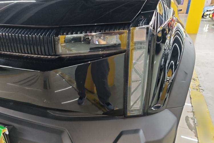 Used iCAR 03 2024 501km Two-Wheel Drive Long-Range Yuechao Edition Left Front Headlight