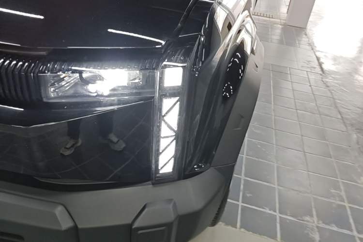 Used iCAR 03 2024 472km Four-Wheel Drive Long-Range Version Left Front Headlight