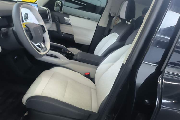 Used iCAR 03 2024 472km Four-Wheel Drive Long-Range Version Left Front Seat