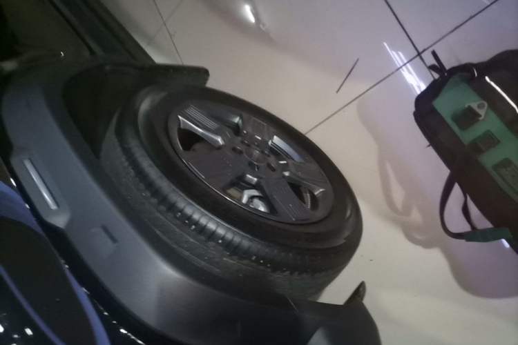 Used iCAR 03 2024 501km Two-Wheel Drive Long-Range Version Left Front Wheel Hub