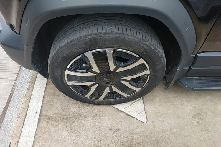 Used iCAR 03 2024 472km Four-Wheel Drive Long-Range Intelligent Advanced Version Left Front Wheel Hub