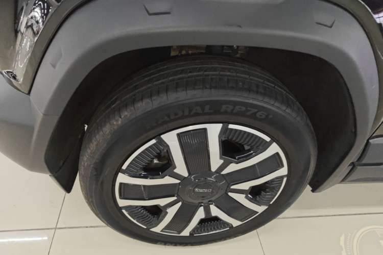 Used iCAR 03 2024 501km Four-wheel Drive Long-Range Advanced Version Left Front Wheel Hub