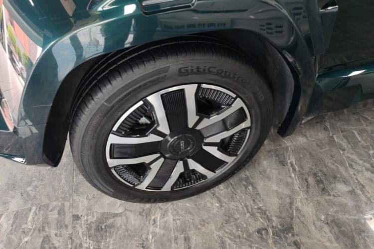 Used iCAR 03 2024 501km Range Four-Wheel Drive Executive Edition Left Front Wheel Hub