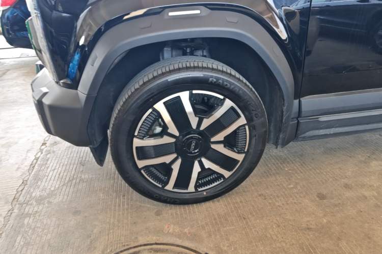 Used iCAR 03 2024 472km Four-Wheel Drive Long-Range Smart Enjoyment Version Left Front Wheel Hub