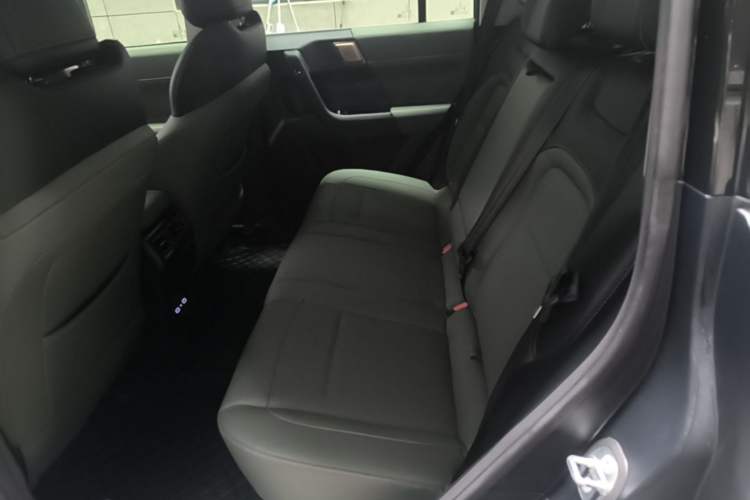 Used iCAR 03 2024 401km Two-Wheel Drive Standard Advanced Version Left Rear Seat