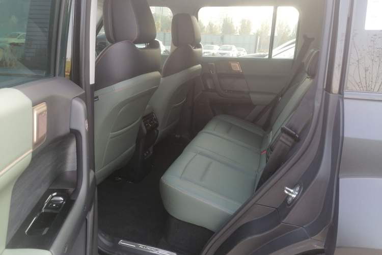 Used iCAR 03 2024 501km Four-wheel Drive Long-Range Advanced Version Left Rear Seat