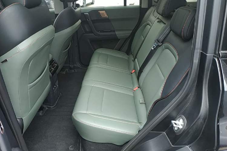 Used iCAR 03 2024 472km Four-Wheel Drive Long-Range Intelligent Advanced Version Left Rear Seat