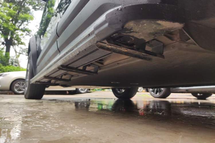 Used iCAR 03 2024 401km Two-Wheel Drive Standard Advanced Version Left Side Sill