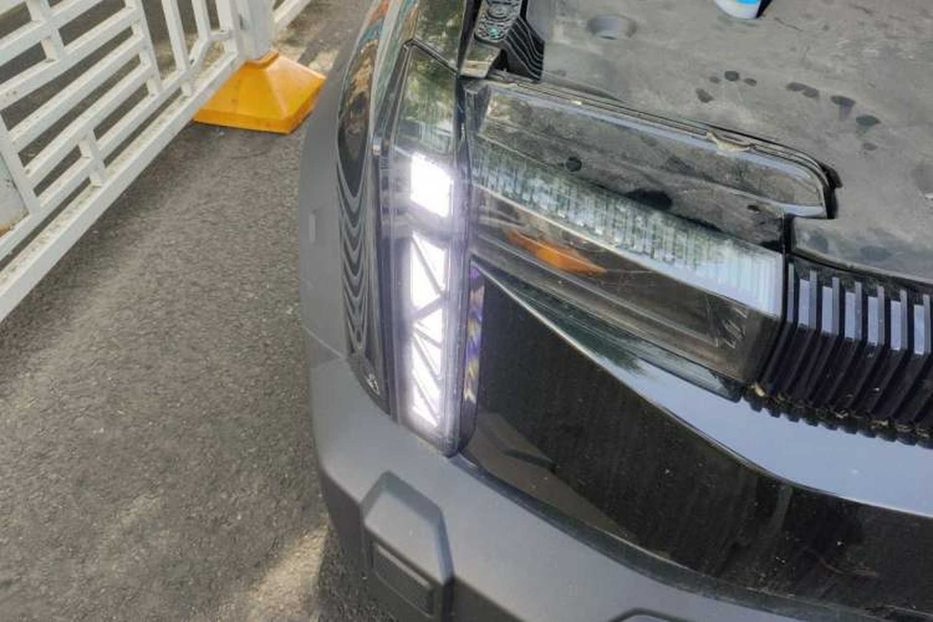 Used iCAR 03 2024 472km Four-Wheel Drive Long-Range Smart Enjoyment Version Right Front Headlight