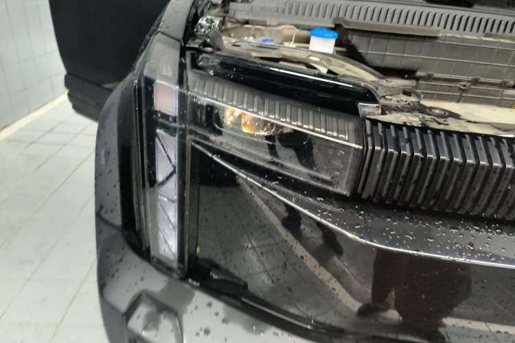 Used iCAR 03 2024 401km Two-Wheel Drive Standard Advanced Version Right Front Headlight