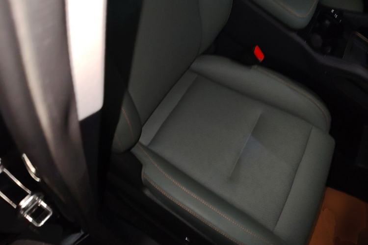 Used iCAR 03 2024 401km Range Two-Wheel Drive Standard Yuechao Version Right Front Seat