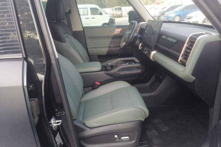 Used iCAR 03 2024 501km Four-wheel Drive Long-Range Advanced Version Right Front Seat