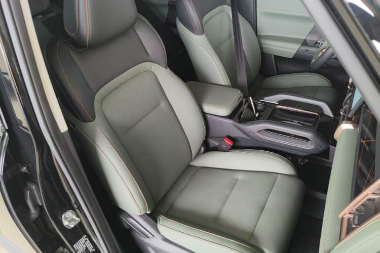 Used iCAR 03 2024 501km Two-Wheel Drive Long-Range Version Right Front Seat