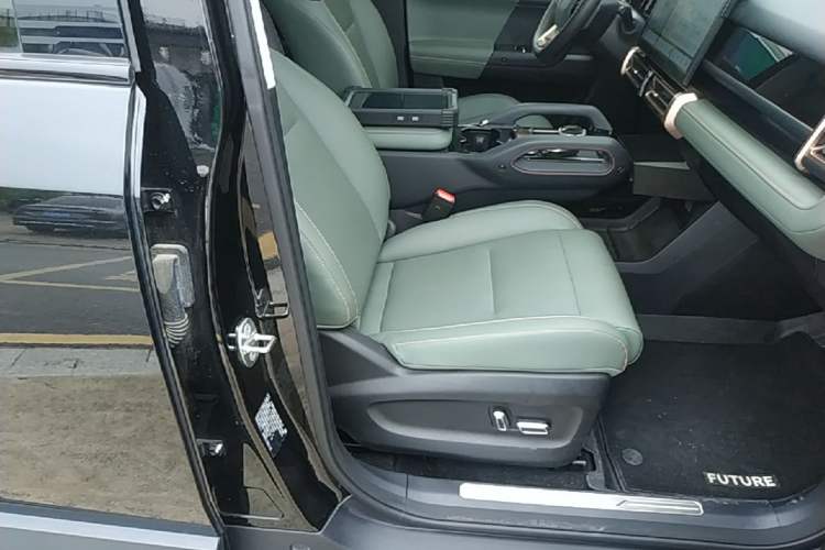 Used iCAR 03 2024 472km Four-Wheel Drive Long-Range Intelligent Advanced Version Right Front Seat