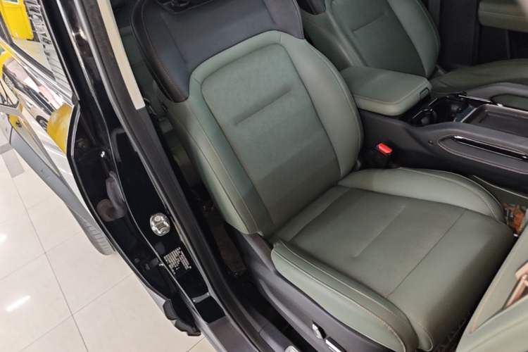 Used iCAR 03 2024 501km Two-Wheel Drive Long-Range Yuechao Edition Right Front Seat