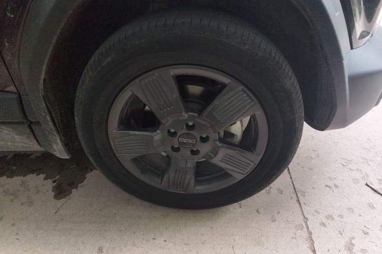 Used iCAR 03 2024 501km Range Two-Wheel Drive Long-Range Smart Trend Edition Right Front Wheel Hub