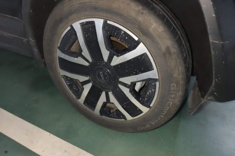Used iCAR 03 2024 472km Four-Wheel Drive Long-Range Version Right Front Wheel Hub