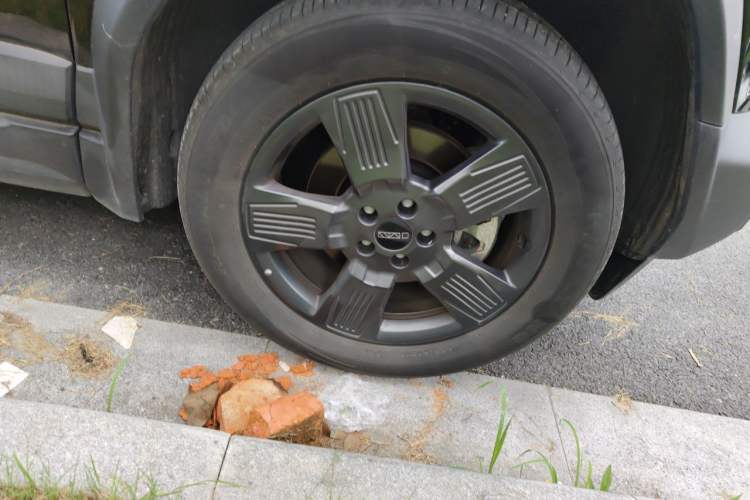 Used iCAR 03 2024 501km Two-Wheel Drive Long-Range Yuechao Edition Right Front Wheel Hub