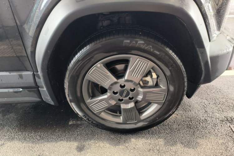 Used iCAR 03 2024 401km Two-Wheel Drive Standard Advanced Version Right Front Wheel Hub