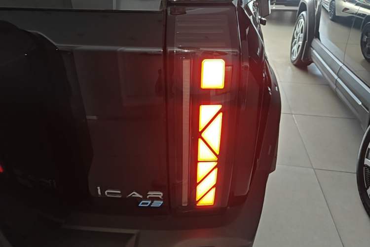 Used iCAR 03 2024 501km Two-Wheel Drive Long-Range Yuechao Edition Right Rear Taillight