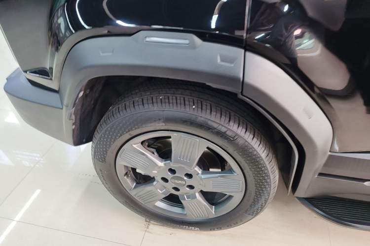 Used iCAR 03 2024 401km Range Two-Wheel Drive Standard Yuechao Version Right Rear Wheel Hub