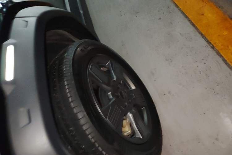 Used iCAR 03 2024 401km Range Two-Wheel Drive Standard Yuechao Version Right Rear Wheel Hub
