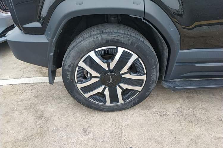 Used iCAR 03 2024 472km Four-Wheel Drive Long-Range Intelligent Advanced Version Right Rear Wheel Hub