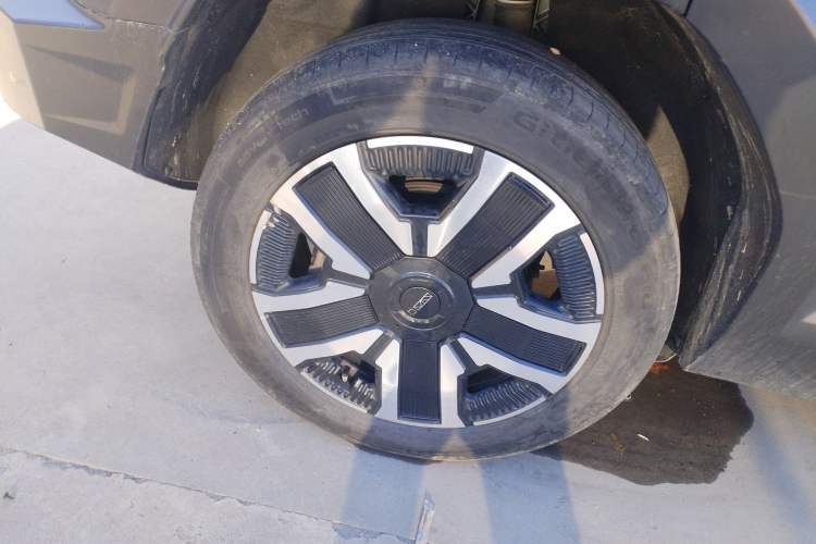 Used iCAR 03 2024 501km Four-wheel Drive Long-Range Advanced Version Right Rear Wheel Hub