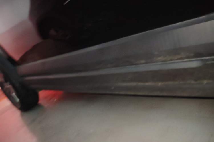 Used iCAR 03 2024 401km Range Two-Wheel Drive Standard Yuechao Version Right Side Sill