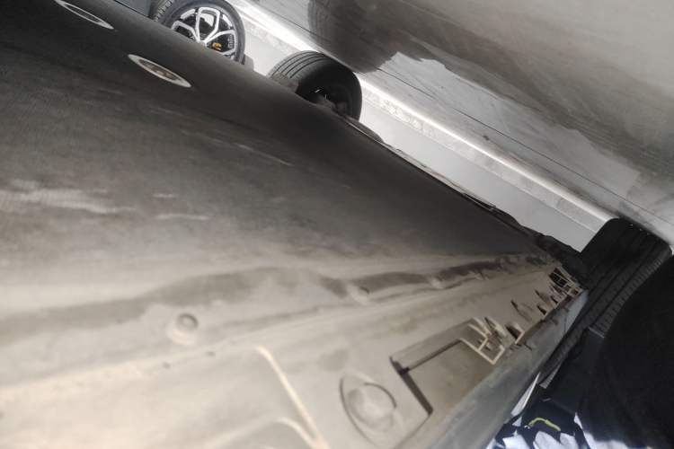 Used iCAR 03 2024 472km Four-Wheel Drive Long-Range Version Right Side Sill