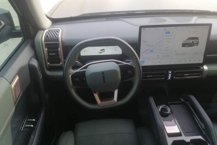 Used iCAR 03 2024 501km Four-wheel Drive Long-Range Advanced Version Steering Wheel