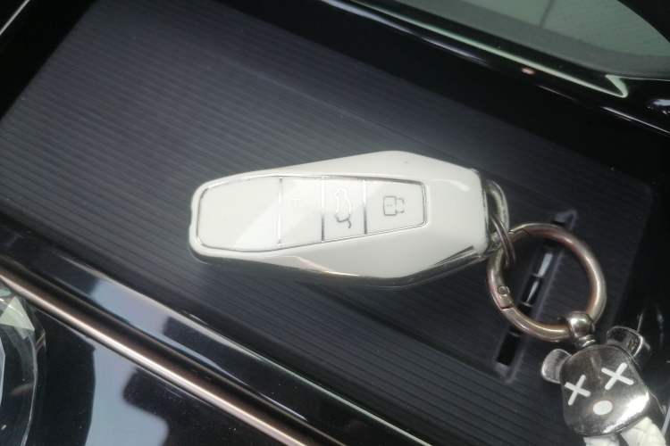 Used iCAR 03 2024 501km Four-wheel Drive Long-Range Advanced Version Vehicle Key