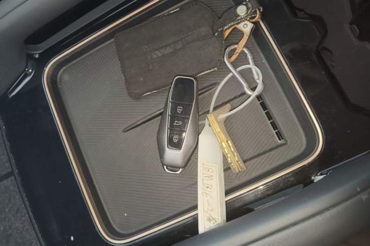Used iCAR 03 2024 501km Two-Wheel Drive Long-Range Version Vehicle Key