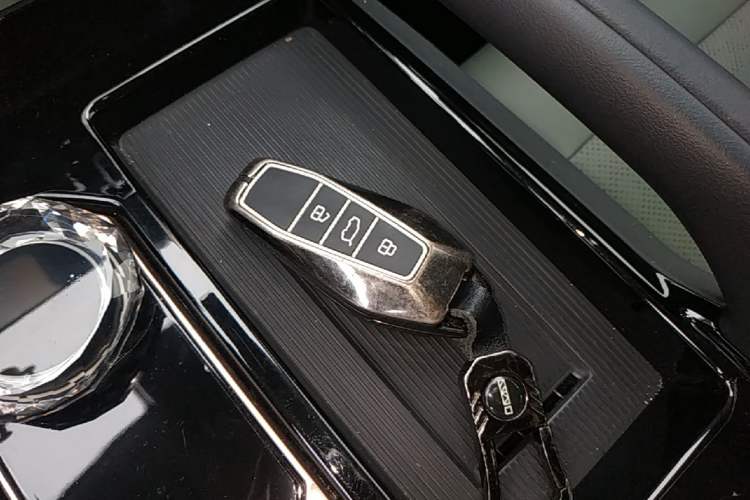 Used iCAR 03 2024 472km Four-Wheel Drive Long-Range Intelligent Advanced Version Vehicle Key