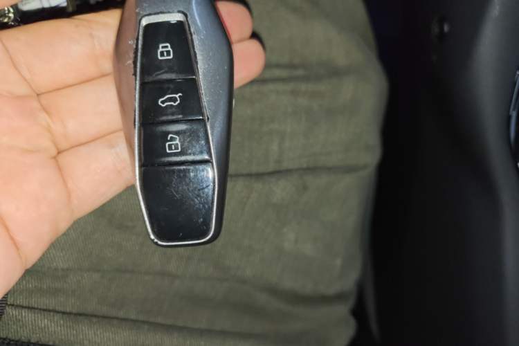 Used iCAR 03 2024 501km Four-wheel Drive Long-Range Advanced Version Vehicle Key