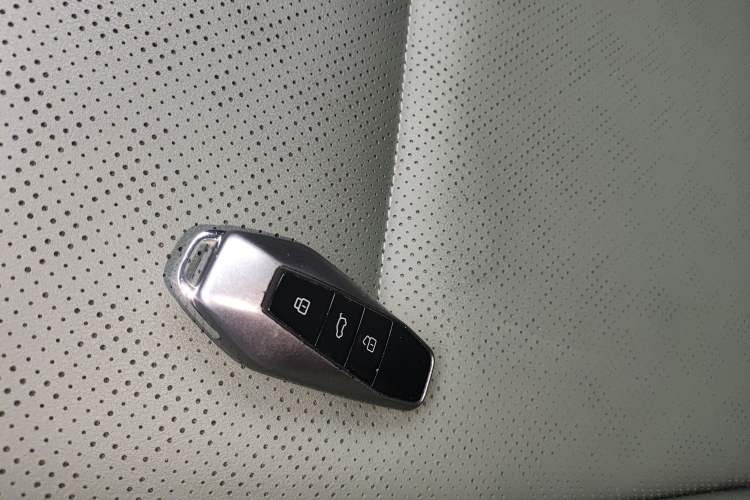 Used iCAR 03 2024 501km Two-Wheel Drive Long-Range Version Vehicle Key