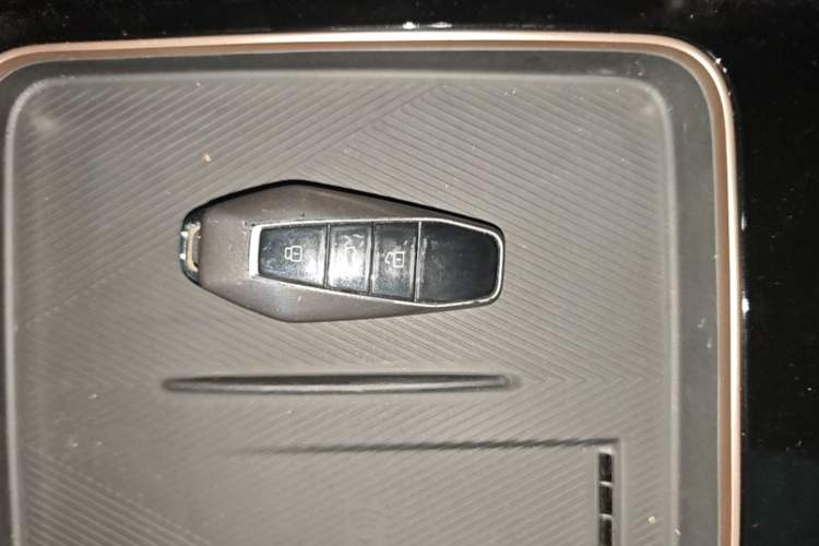 Used iCAR 03 2024 501km Two-Wheel Drive Long-Range Yuechao Edition Vehicle Key