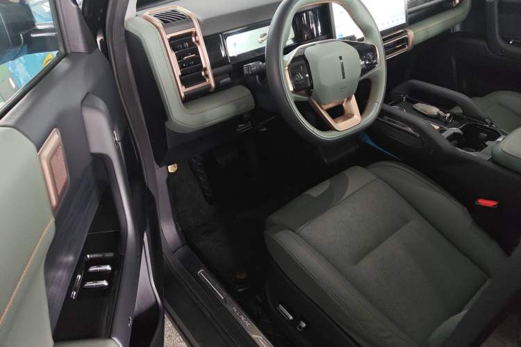 Used iCAR 03 2024 472km Four-Wheel Drive Long-Range Version Driver Seat