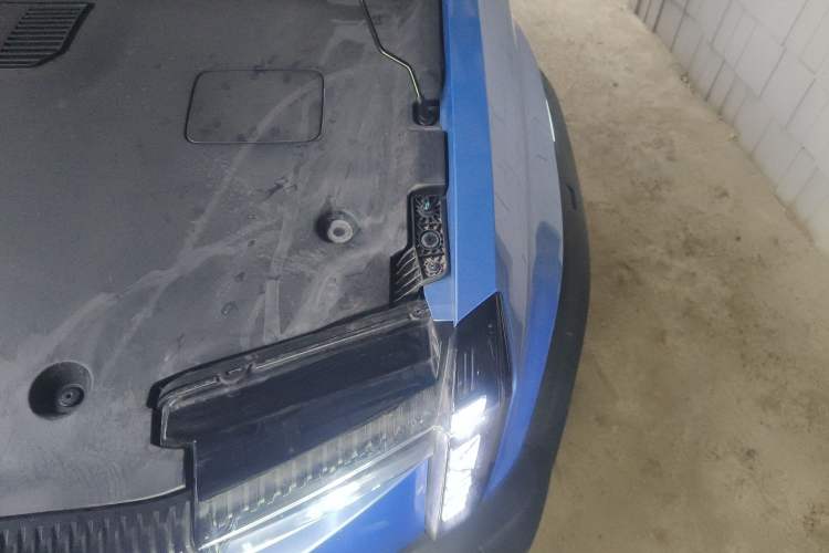 Used iCAR 03 2024 501km Two-Wheel Drive Long-Range Version Engine Bay Left