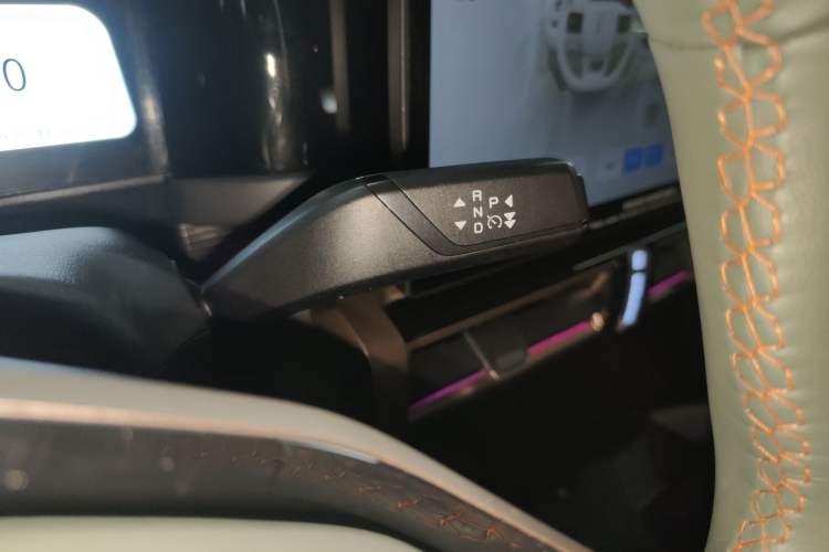 Used iCAR 03 2024 472km Four-Wheel Drive Long-Range Intelligent Advanced Version Gear Lever