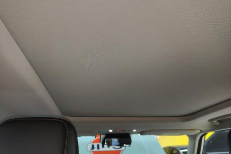 Used iCAR 03 2024 472km Four-Wheel Drive Long-Range Intelligent Advanced Version Headliner