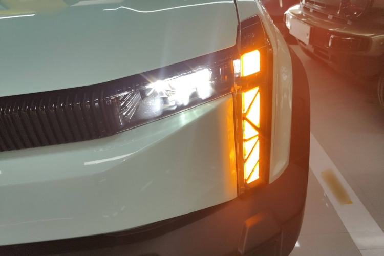 Used iCAR 03 2024 472km Four-Wheel Drive Long-Range Intelligent Advanced Version Left Front Headlight