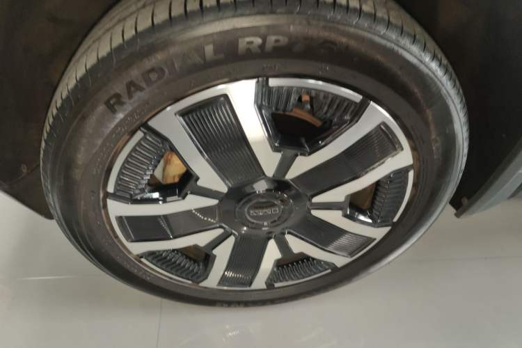 Used iCAR 03 2024 472km Four-Wheel Drive Long-Range Intelligent Advanced Version Left Front Wheel Hub