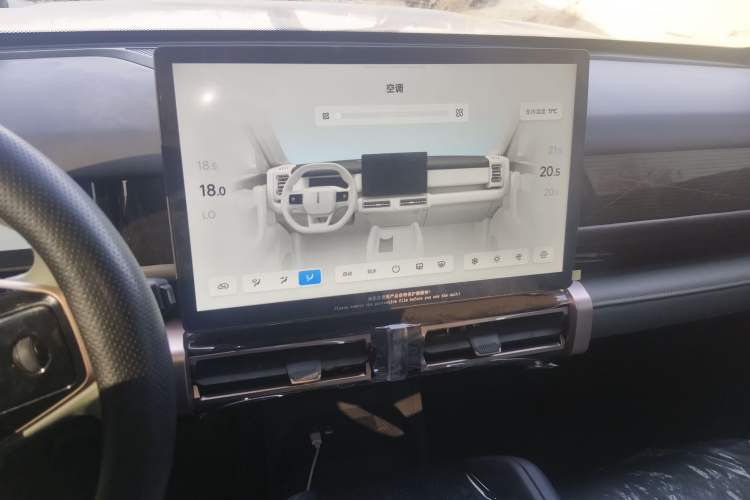 Used iCAR 03 2024 472km Four-Wheel Drive Long-Range Version Audio And AC Panel