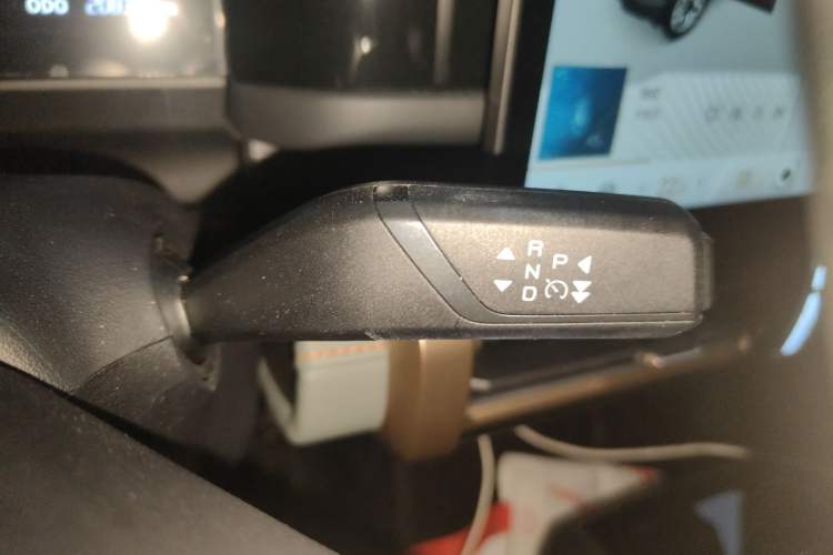 Used iCAR 03 2024 501km Two-Wheel Drive Long-Range Version Gear Lever