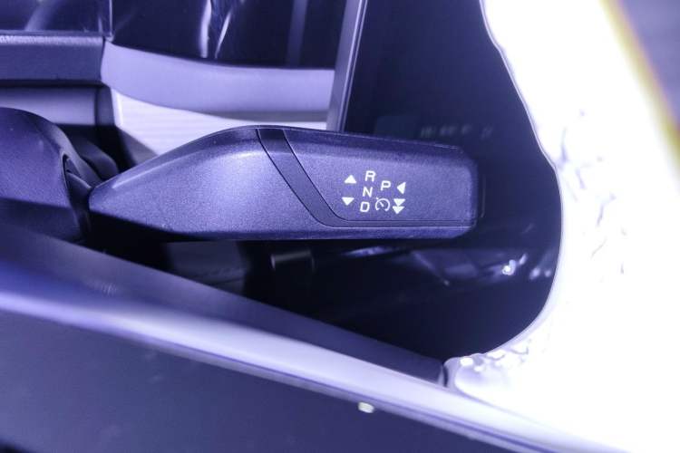 Used iCAR 03 2024 501km Two-Wheel Drive Long-Range Version Gear Lever