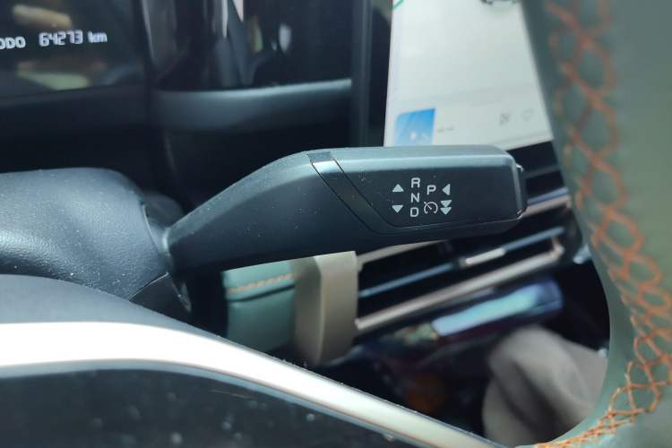 Used iCAR 03 2024 501km Two-Wheel Drive Long-Range Version Gear Lever