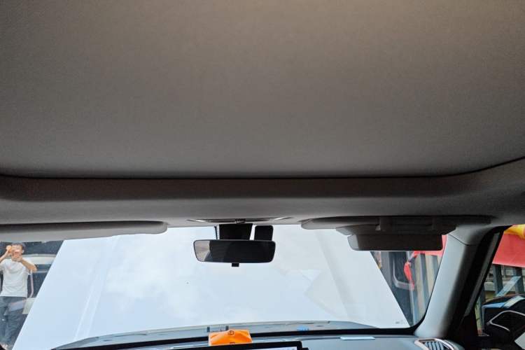 Used iCAR 03 2024 472km Four-Wheel Drive Long-Range Version Headliner