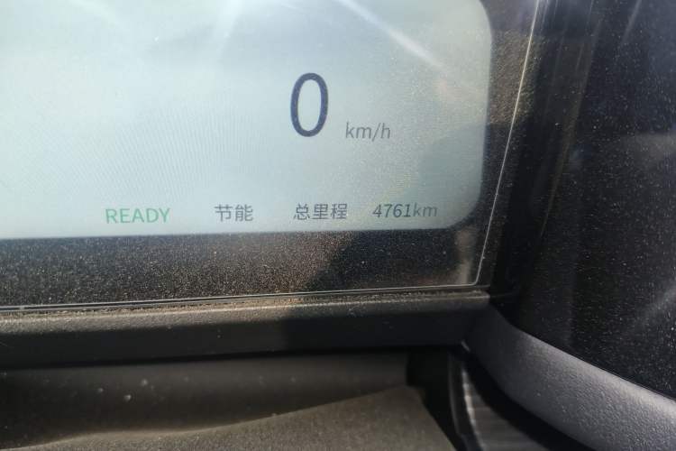 Used iCAR 03 2024 472km Four-Wheel Drive Long-Range Version Odometer Close Up