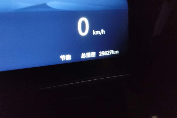 Used iCAR 03 2024 501km Two-Wheel Drive Long-Range Version Odometer Close Up